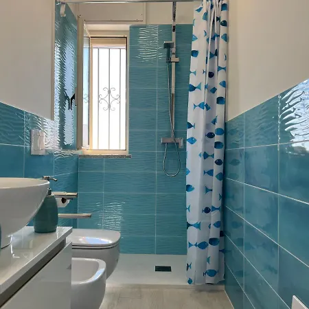 Casa Bianca & Turchese A Due Passi Dal Mare Apartment *